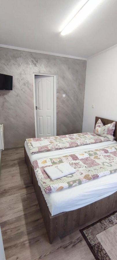 Hotel Farkaslaki Panorama Vendeghaz Lupeni  Exterior foto